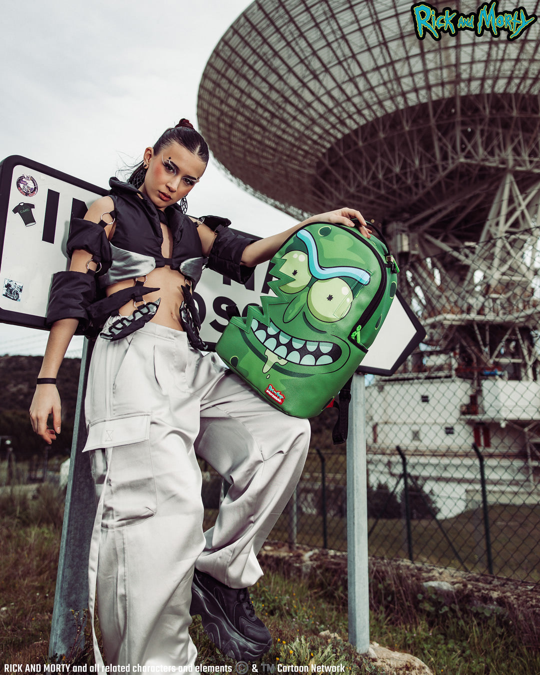 RICK & MORTY PICKLE SHARKBITE BACKPACK (DLXV)